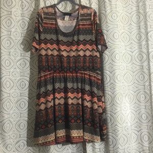 Plus size patterned dreas